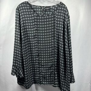 Liz Claiborne Career Women’s 2X Black and‎ White Long Sleeve Pleated Blouse